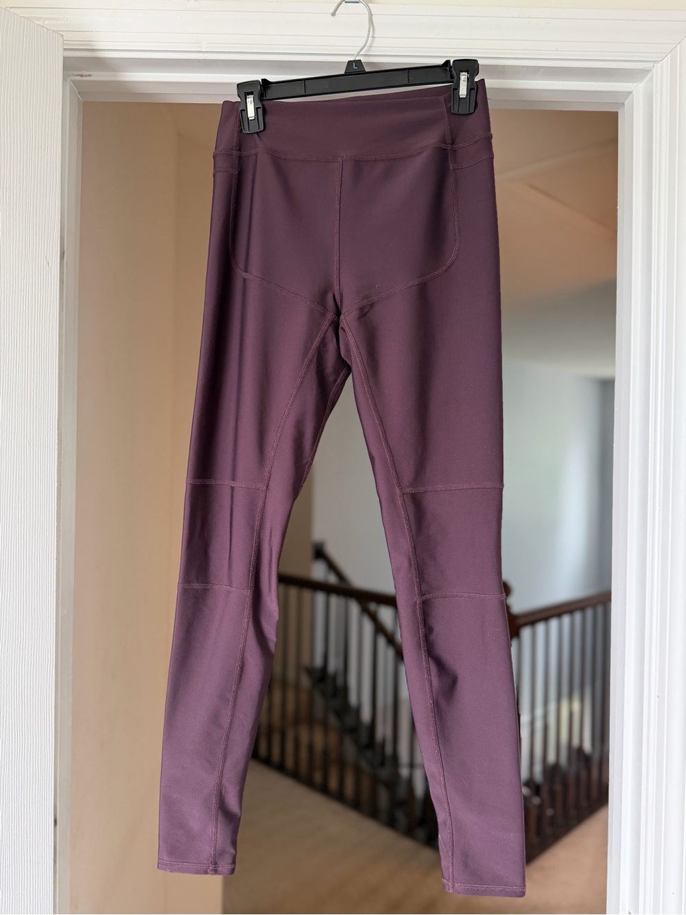 Alo Yoga Plum Mesh Panel High Waist Leggings Women’s M in Plum Color. 27” inseam